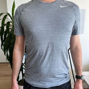 Nike Pro: Dri-Fit Mens Size Medium Short Sleeve Shirt